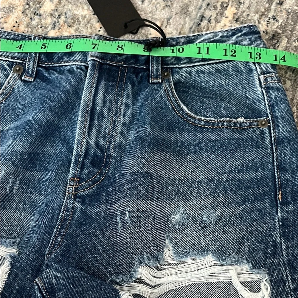 Katie J NYC Malibu Jean Shorts ** - Picture 4 of 10